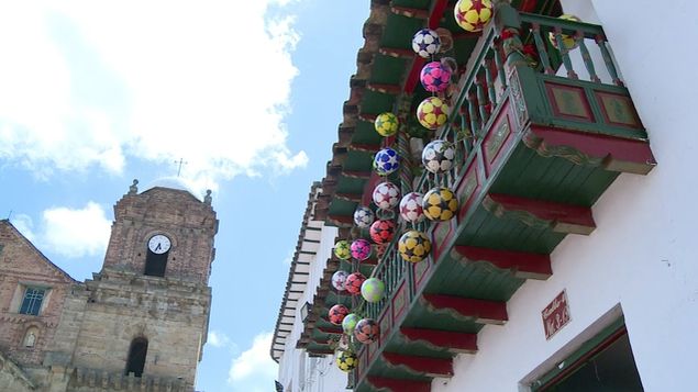 Mongui-pueblo-Colombia-hacer-balones_MEDVID20170307_0010_6